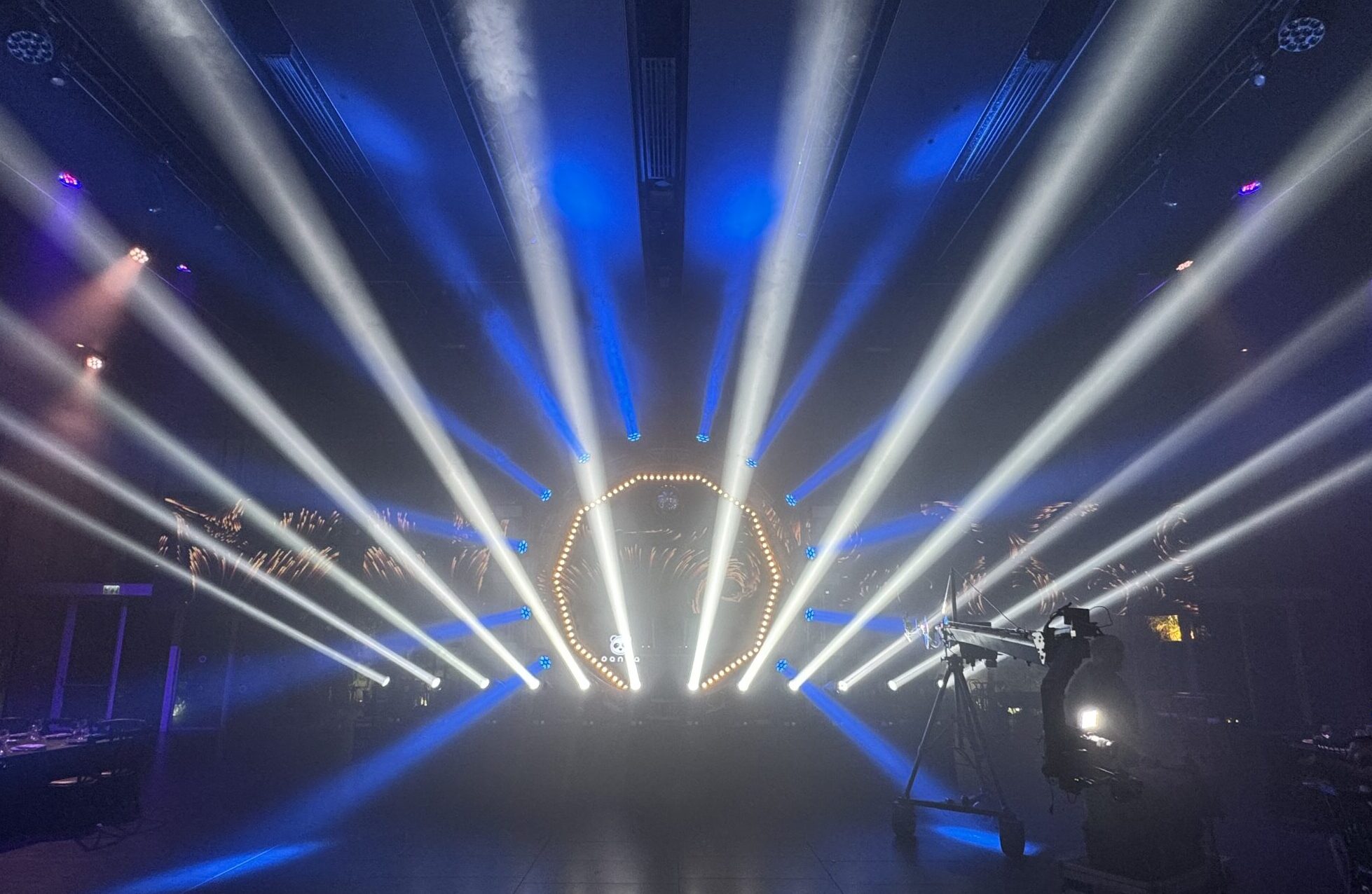 תאורה לאירועים